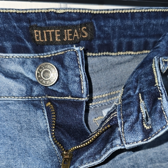 Distressed Jeans - Picture 9 of 16